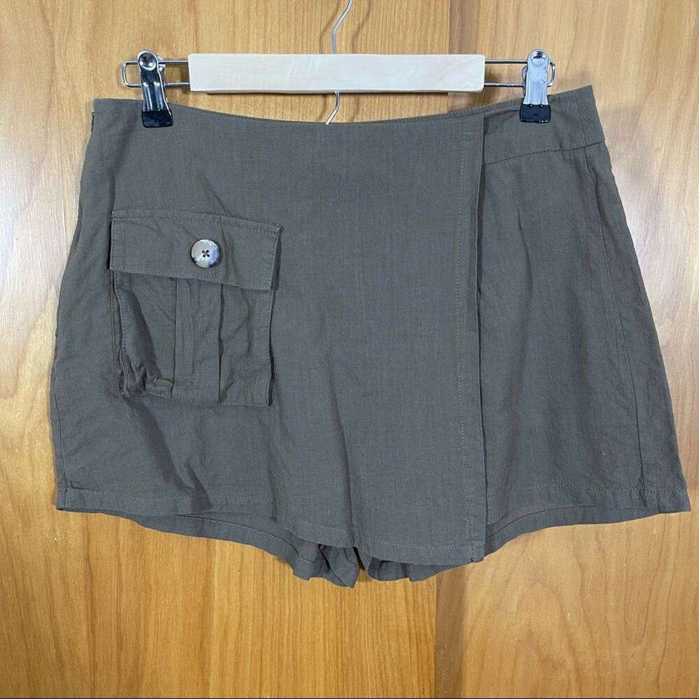 SHEIN, Skort, Olive Green, Size Large. Excellent condition!